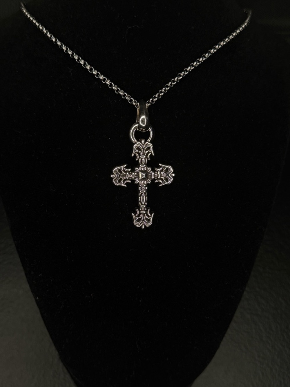 Chrome Hearts Filigree Le Flur Floral Cross Unisex Necklace
